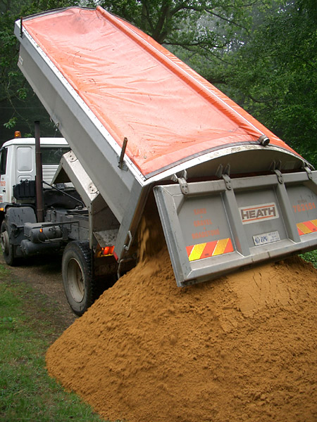 Доставка песка в Клин